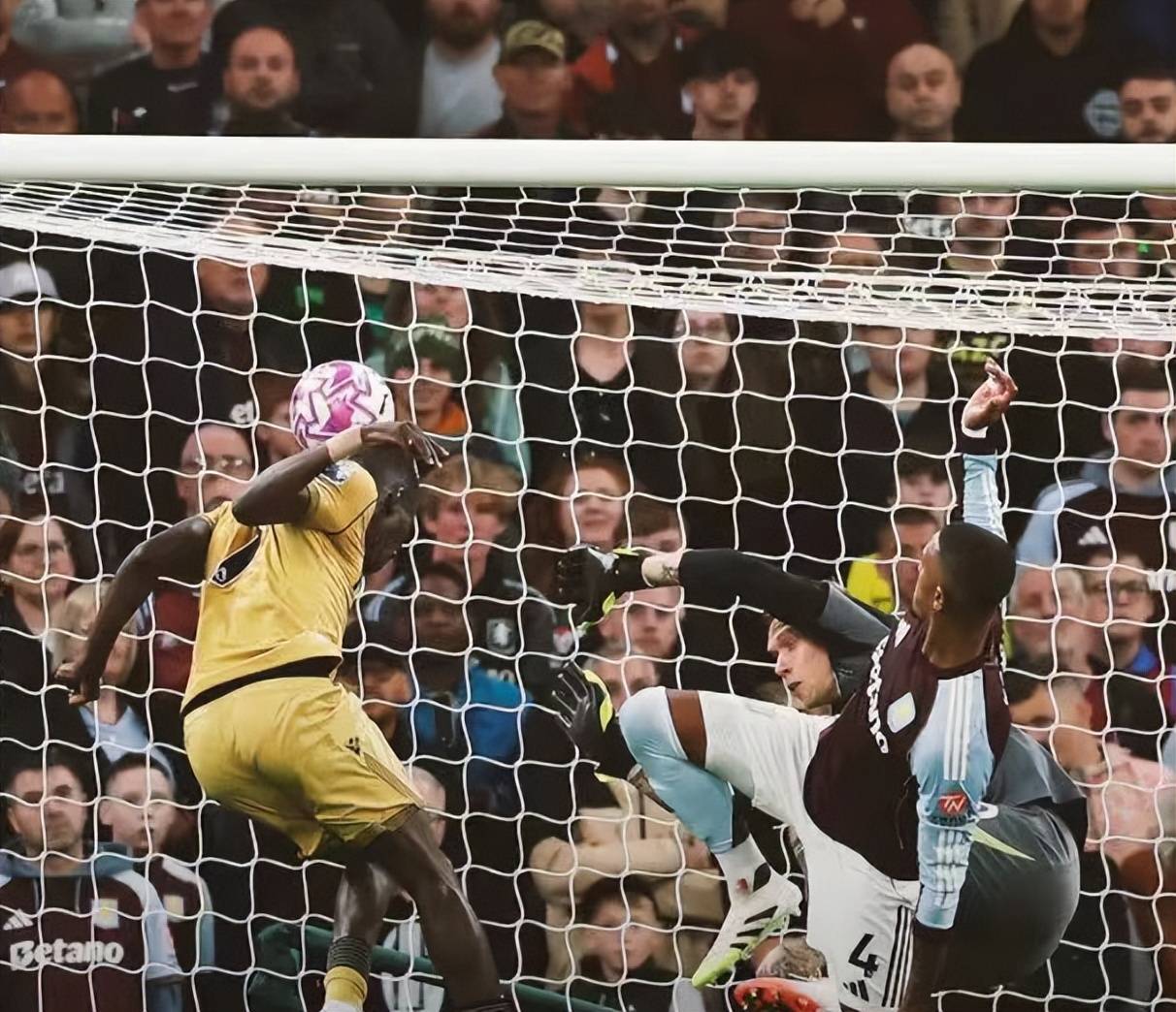 九游体育官网-关于曼城内部会议纪要流出：国际比赛日主帅复盘，英超使命明确，赛程密集仍需轮换的信息