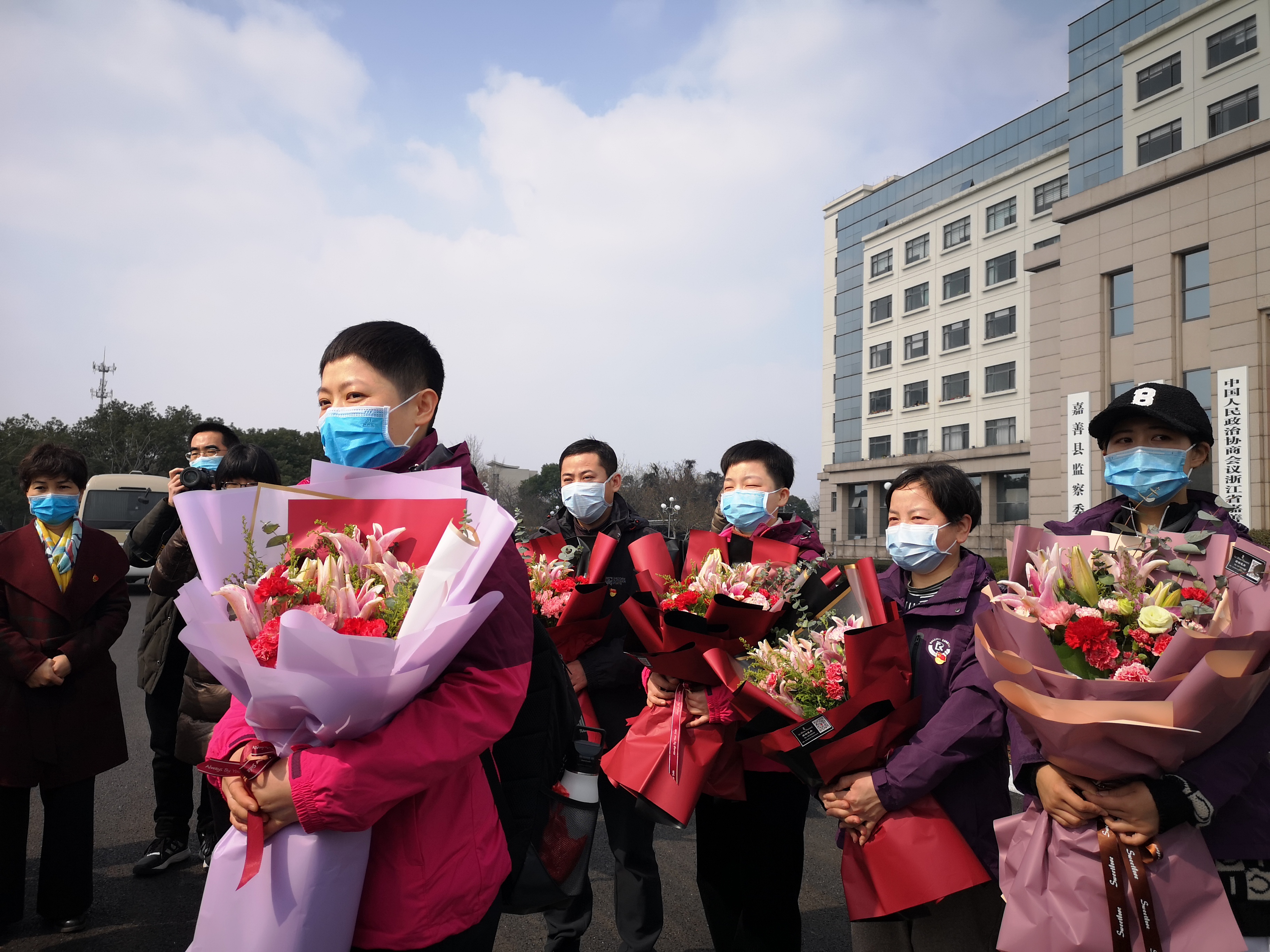 九游体育入口-成都蓉城发布备战花絮，今晨扳平良机，意甲任务艰巨，医务组通报恢复的简单介绍