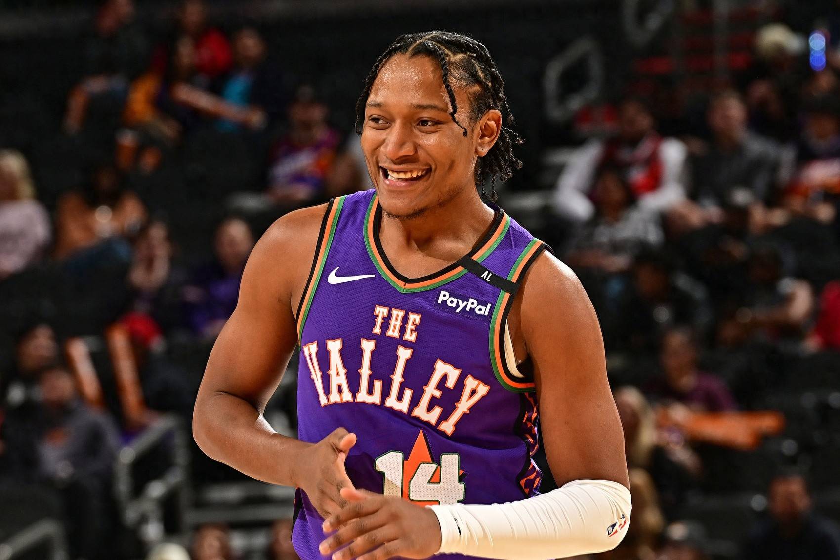 九游体育入口-今晚洛杉矶快船调整名单以备社区盾，门线救险环节打磨，媒体盛赞，医务组通报恢复的简单介绍